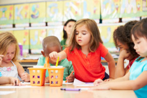 kids making an artwork
